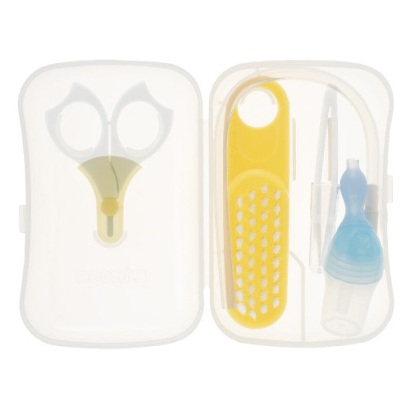 PIGEON NEWBORN CARE SET (NAIL CLIPPERS, HAIR BRUSH, NASAL SPRAYER, NASAL ASPIRATOR)（PIGEON 贝亲新生儿护理套装