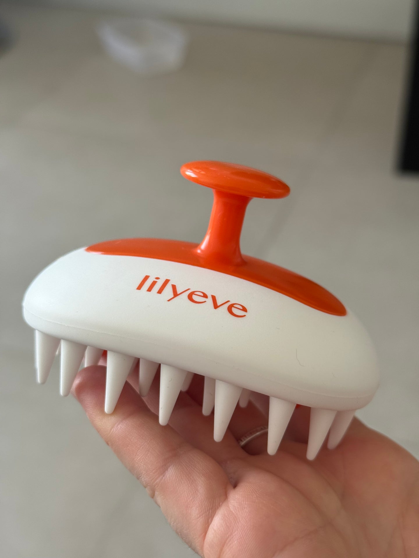 lilyeve - TURN Dual Gua Sha & Shampoo Brush